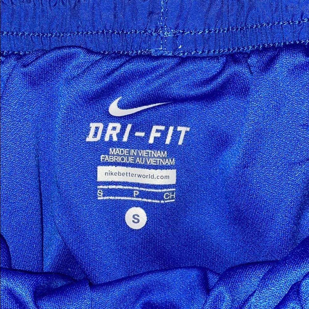 Nike Shorts - Picture 2 of 3